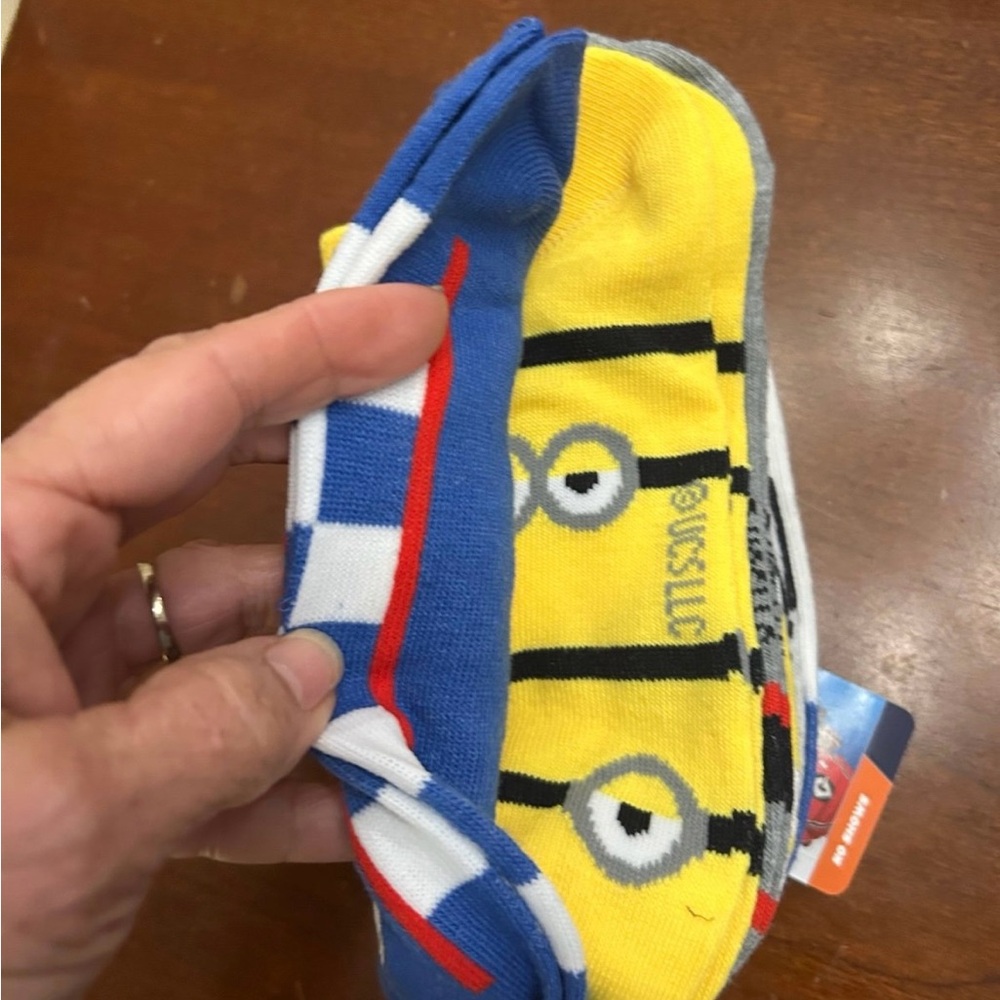 NEW NO SHOW SOCKS (DESPICABLE ME-4) lot of 6 pairs size 4-10 - Picture 5 of 9
